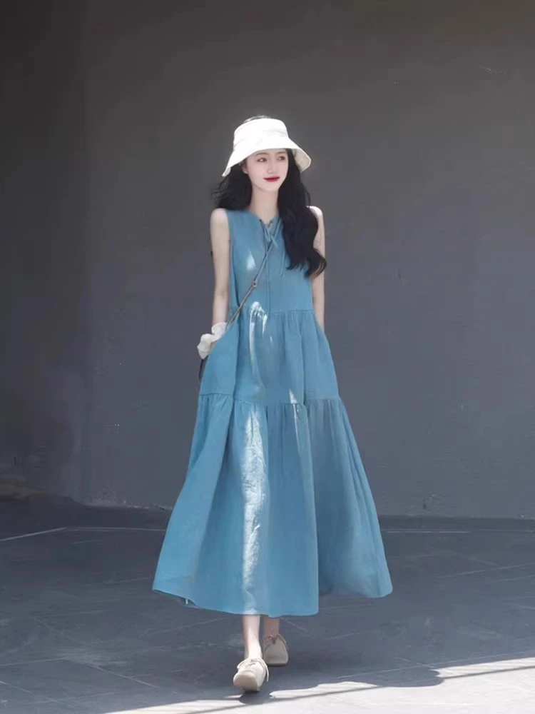 高级感气质名媛蓝色无袖背心连衣裙女夏季茶歇法式海边度假长裙子