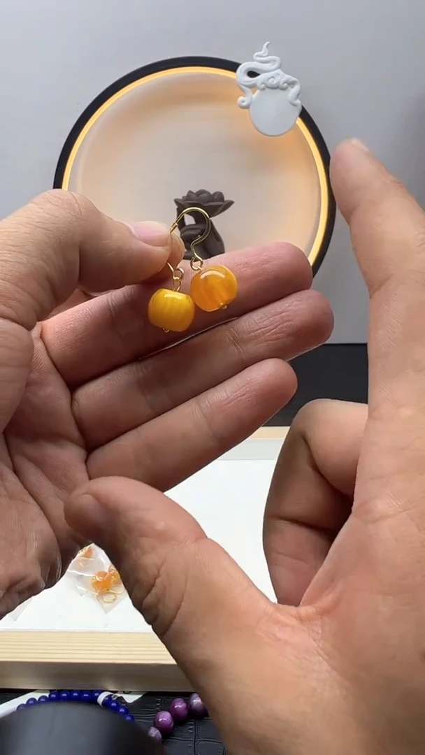 【闪购商品】蜜蜡耳饰14K金镶嵌E01