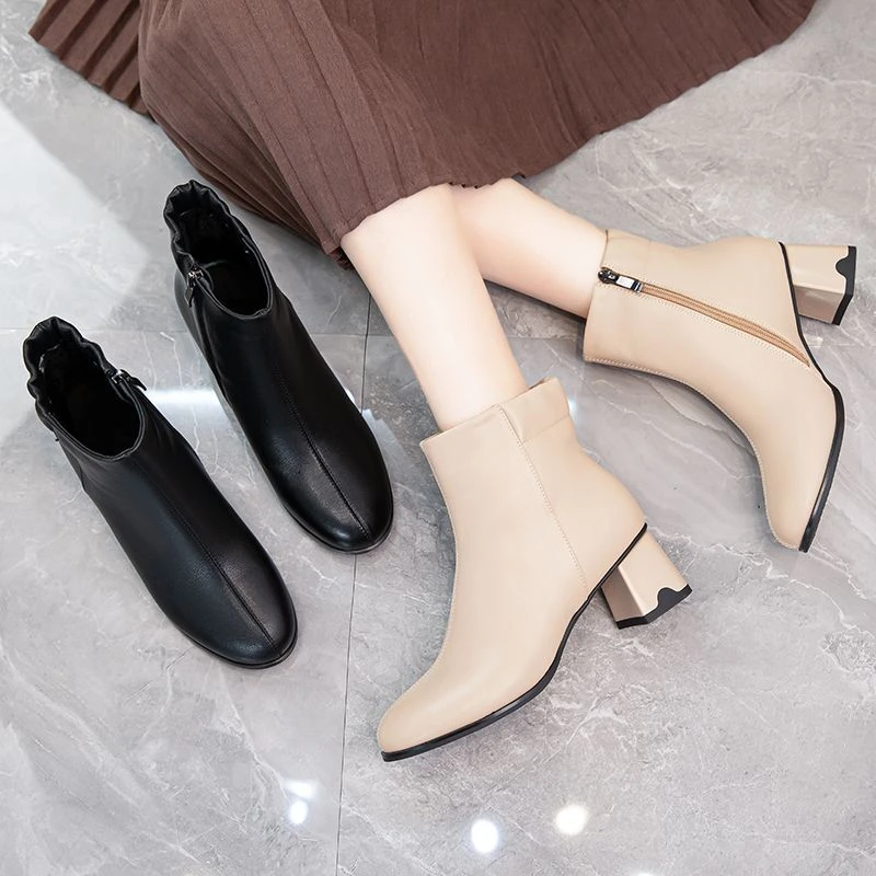 36689时尚女单靴高跟鞋秋冬复古粗跟马丁靴软底软面短靴