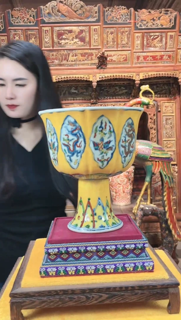 【闪购商品】瓷片449M现代陶瓷工艺品一个