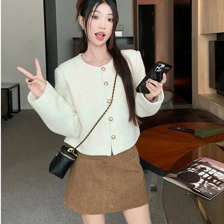 羊羔毛圆领毛呢小香外套女气质小众耳仔扣温柔短上衣短裙复古套装