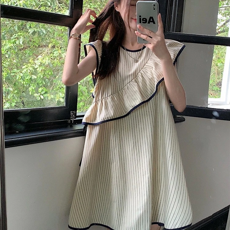 时尚气质小飞袖a字连衣裙女不规则荷叶边可甜可盐无袖拼接娃娃裙