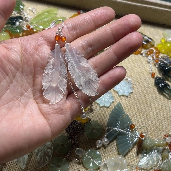 蛇纹石玉耳饰合金