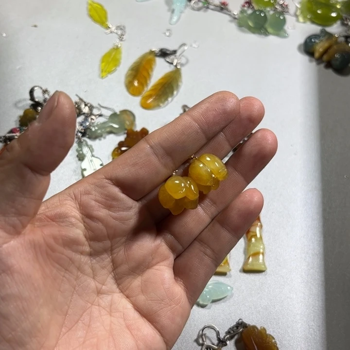 蛇纹石玉耳饰未镶嵌小*