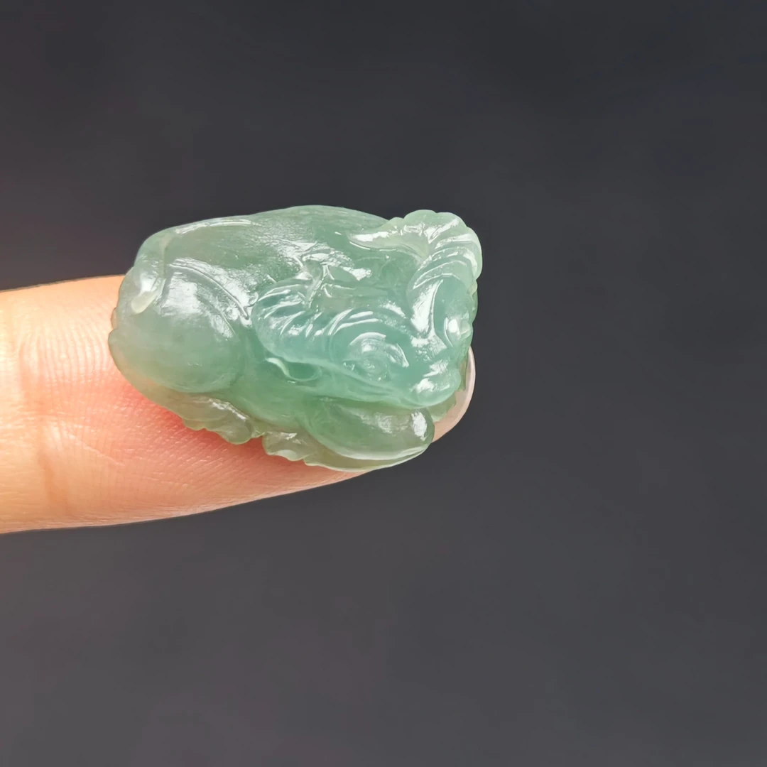 天然缅甸翡翠定制A货定制牛牛吊坠，拍下第二天安排抛光