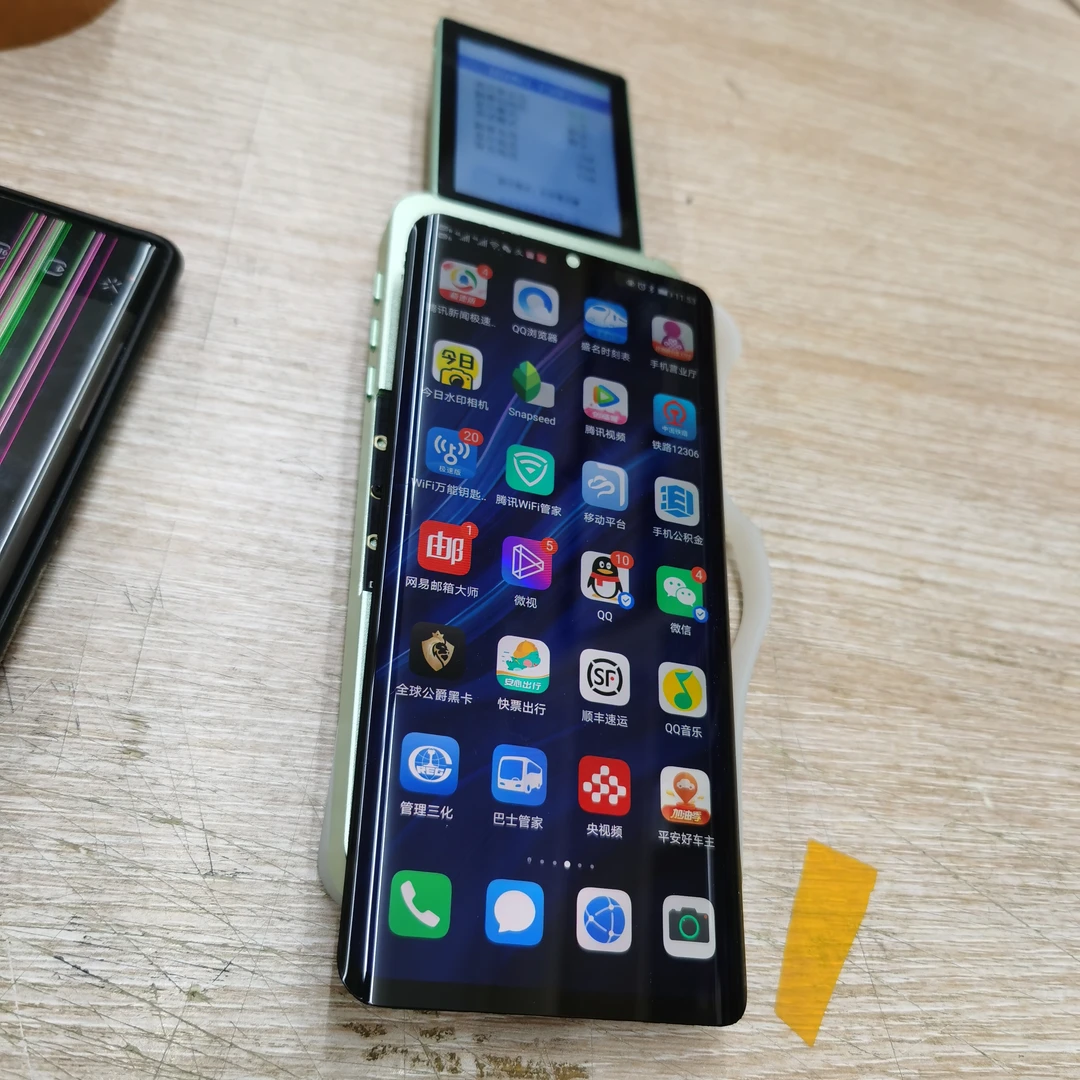 华为P30pro漏液屏