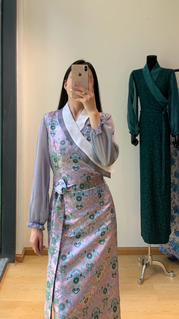 新款假两件显瘦西藏服时尚复古民族风长袖长款女装女款提花粉色