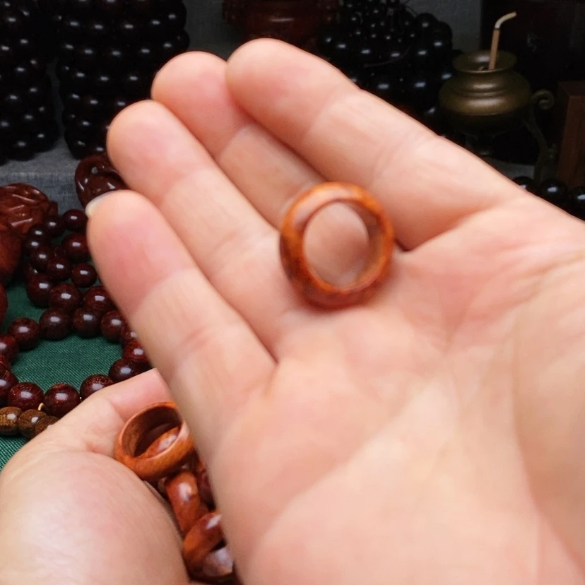 【闪购商品】紫檀木类端景台小叶紫檀发其一15戒指