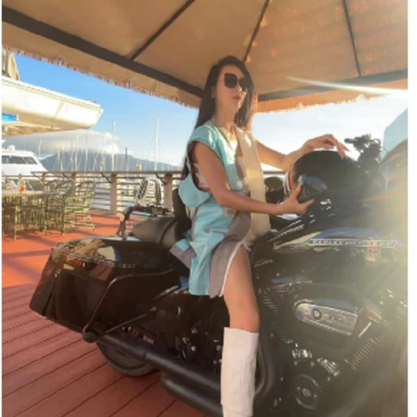 2024冬季秋冬女装欧货草草潮流时尚设计师百搭保暖连帽长款外套