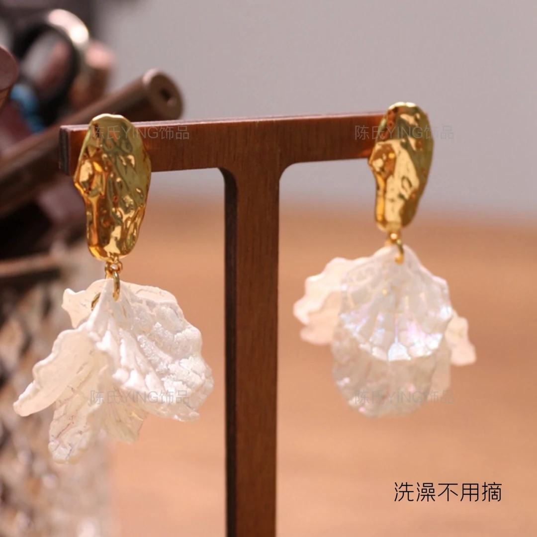 钛钢耳饰 【洗澡不用摘】法式优雅小众复古白裙摆花瓣耳环精美轻奢