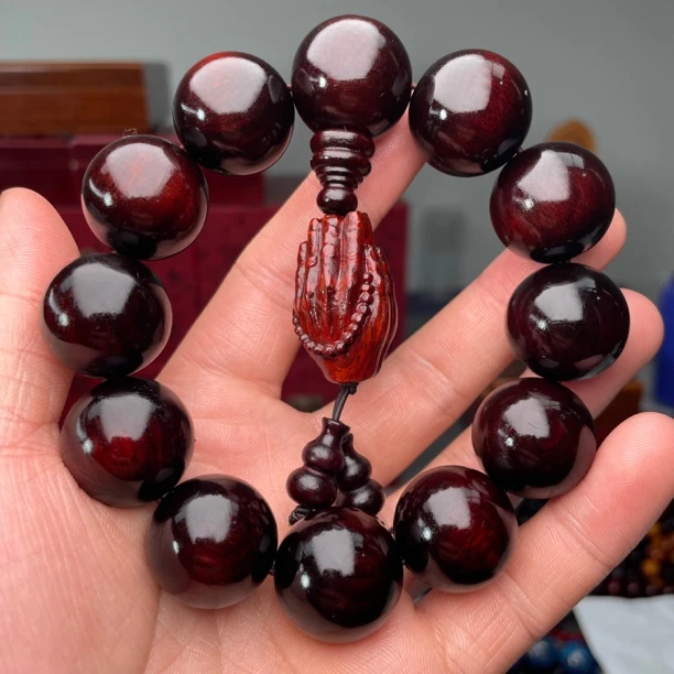 泥料紫檀2.0规格佛手精雕款高油高密沉水老料血檀