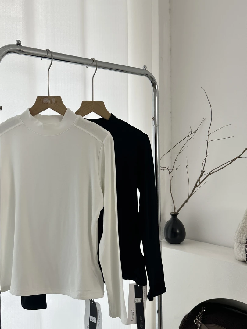 2431半高领白色打底衫女中领长袖简约显瘦内搭上衣