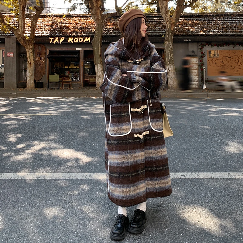 连帽牛角扣格子毛呢外套女秋冬季长款过膝到脚踝加厚宽松呢子大衣
