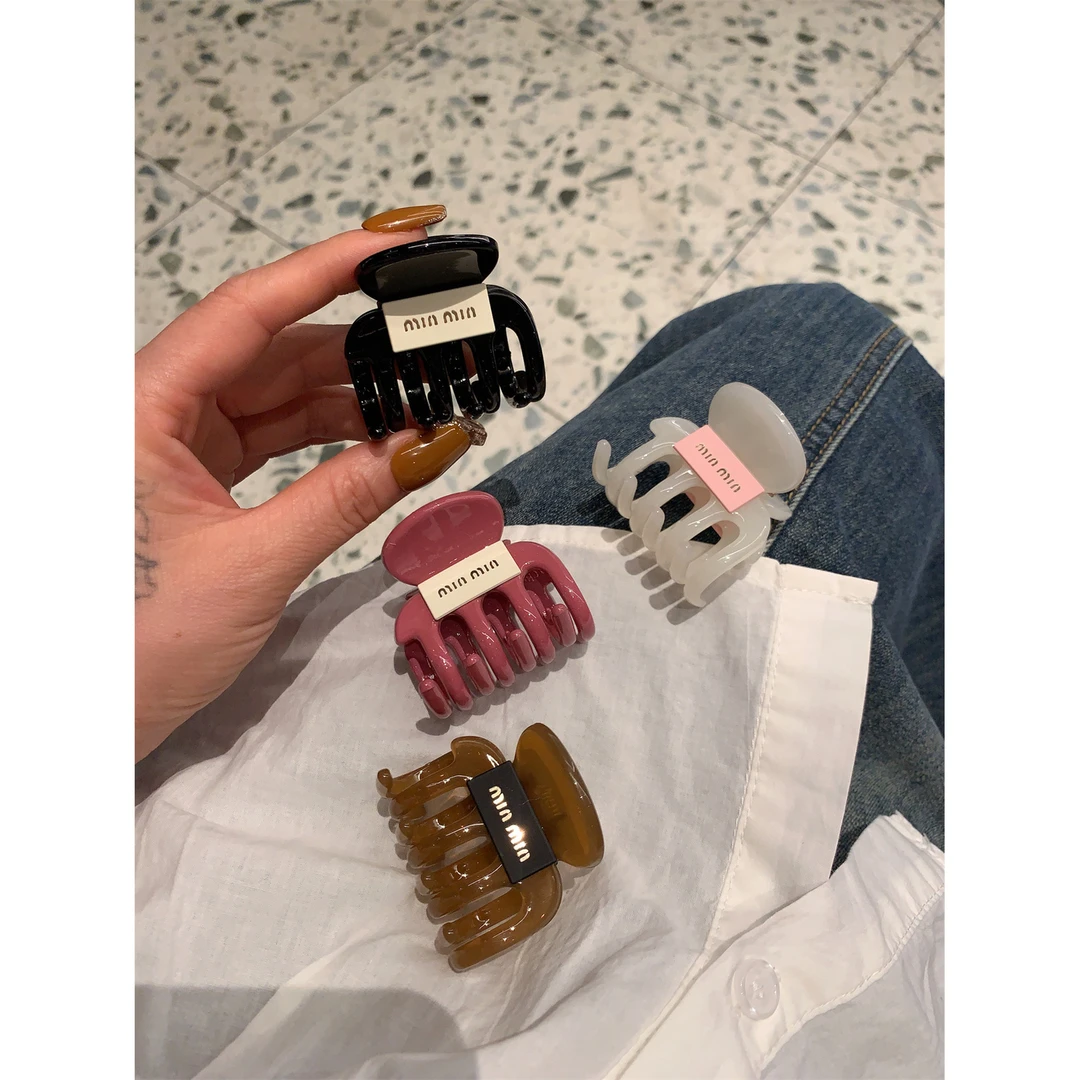 高级感微闪珠光中号半抓发夹时尚气质大号马尾抓夹米白色咖色发卡