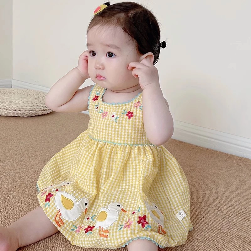 女宝宝夏装可爱背心裙婴儿薄款连衣裙夏季格子裙子洋气公主裙潮