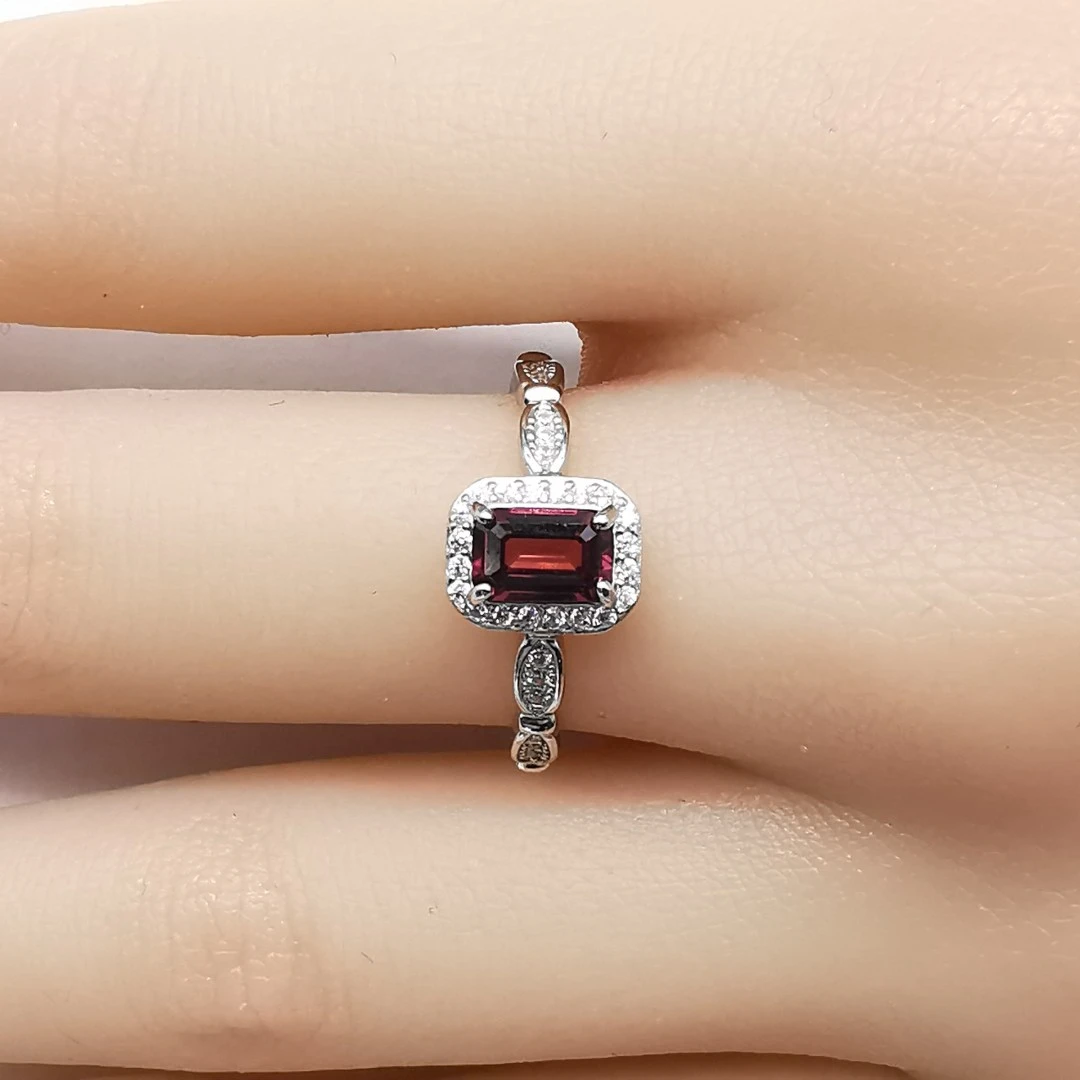 1024-12/镁铝榴石永恒戒