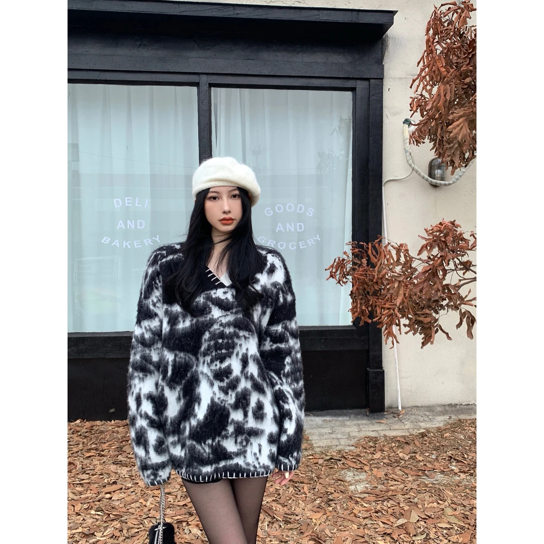 加厚重工温柔慵懒风v领撞色洋气长袖毛衣女时尚百搭绝美别致上衣