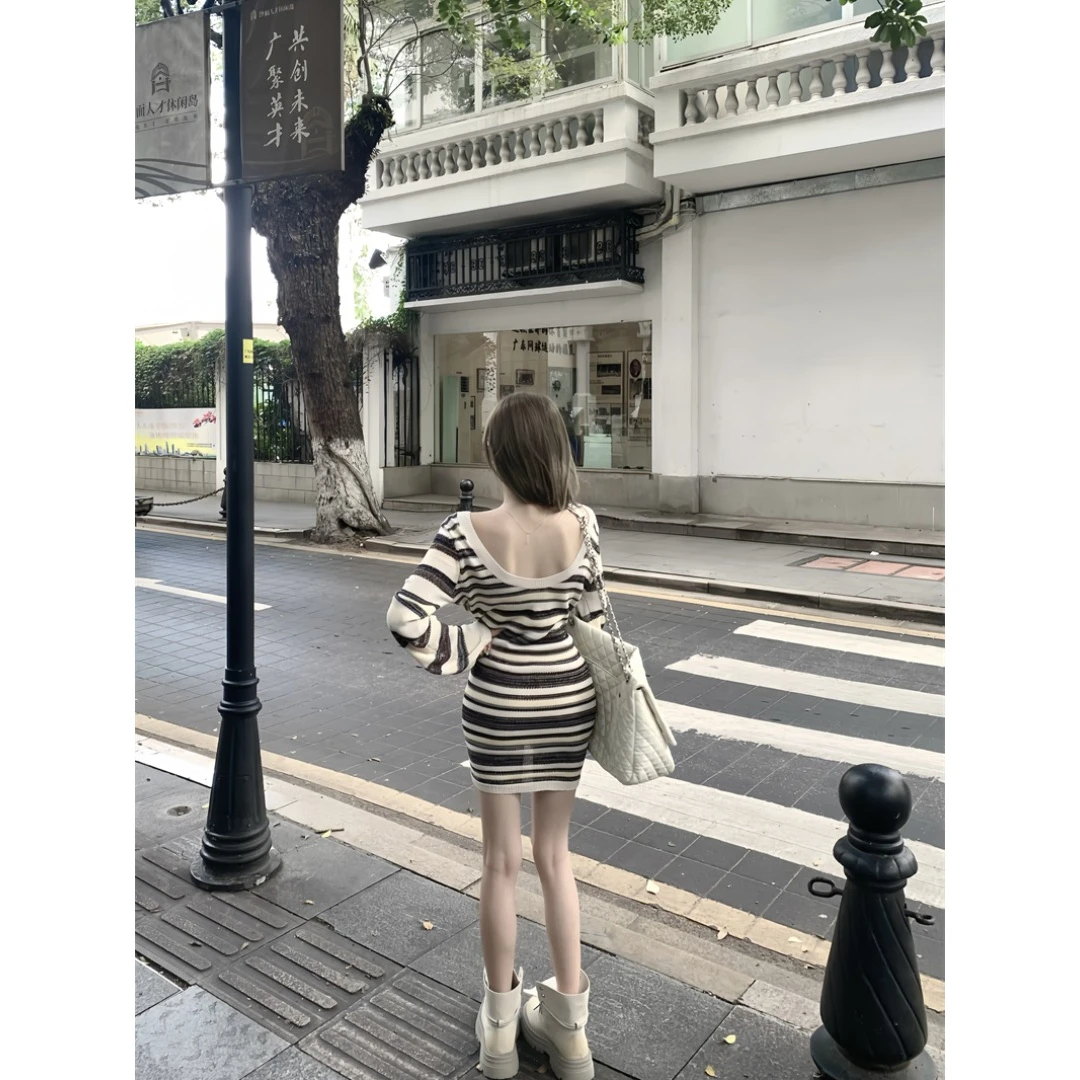 韩系小众设计感气质长袖连衣裙女条纹撞色收腰显瘦休闲包臀短裙子