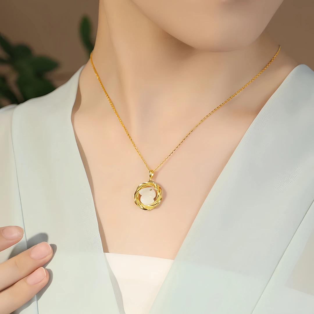 钛钢项链 本命年兔子吊坠项链女网红轻奢小众设计感生日礼物饰品