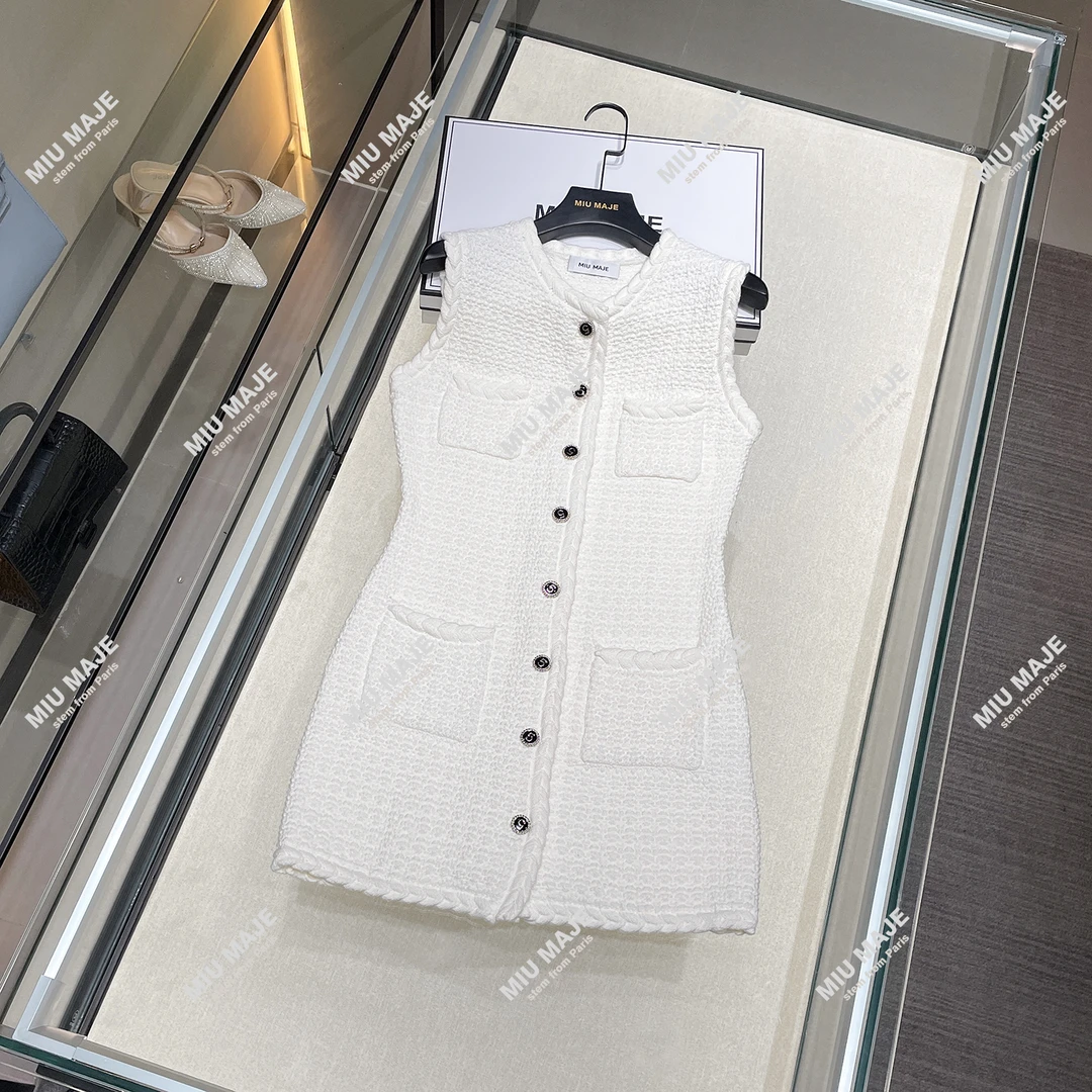 法式单排扣小香风无袖针织连衣裙女春夏白色气质背心裙DY4656