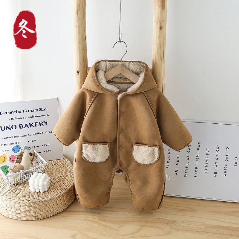 婴儿秋冬连体衣韩版洋气新生儿保暖加绒加厚哈衣宝宝连帽外出爬服