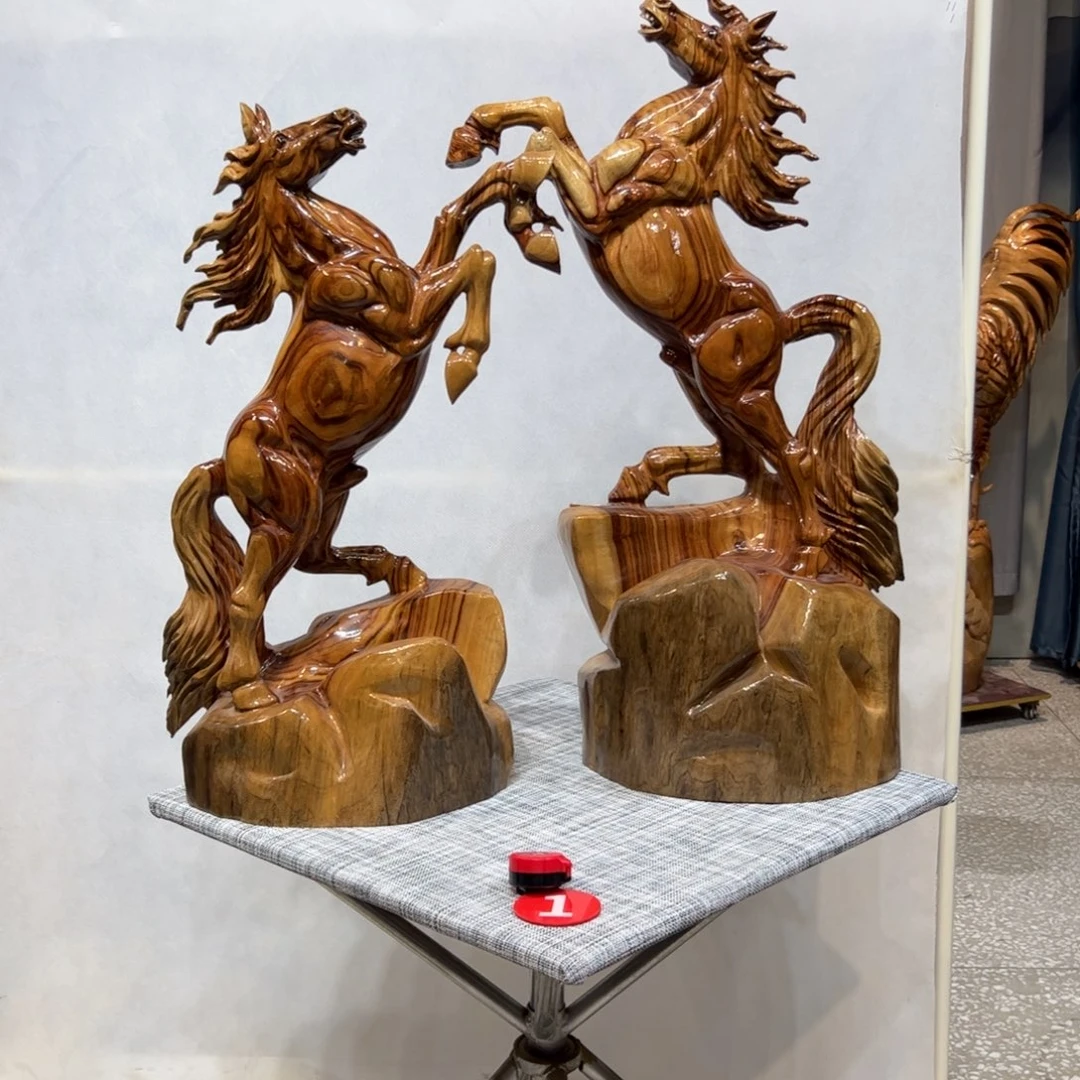 香樟木小****?香樟木实木根雕摆件马