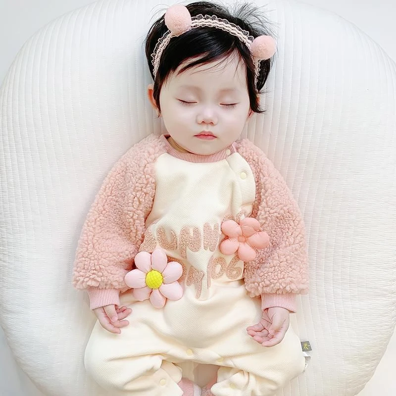 婴幼儿冬装连体衣服可爱超萌女宝宝哈衣加绒百天周岁秋冬抱衣爬服