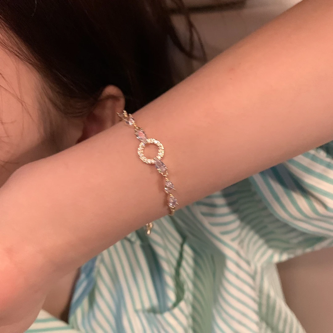 非金属亚克力手链 轻奢小众设计感气质手链女时尚吊坠气质手环