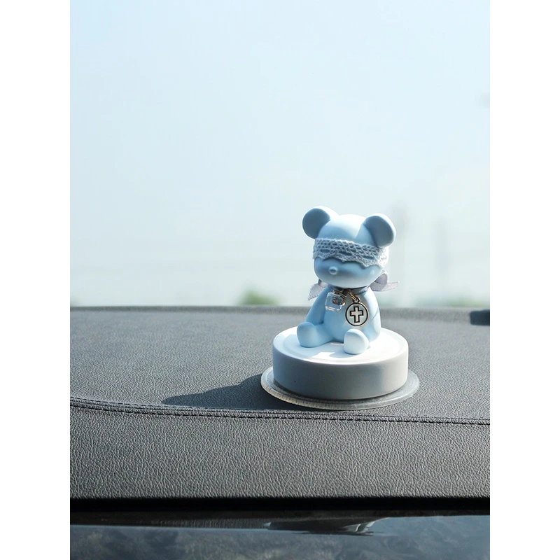 网红车载香薰摆件暴力熊小熊公仔车内装饰品高端汽车出风口扩香石