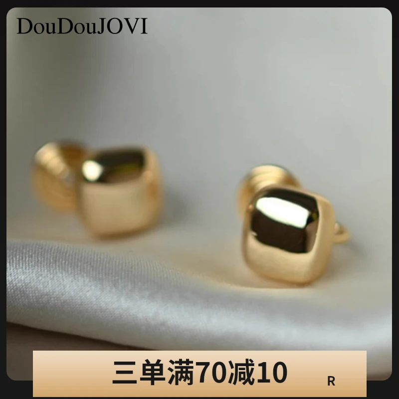铜合金耳饰 精细抛光金属几何小方块耳夹无痛蚊香盘耳饰无耳洞