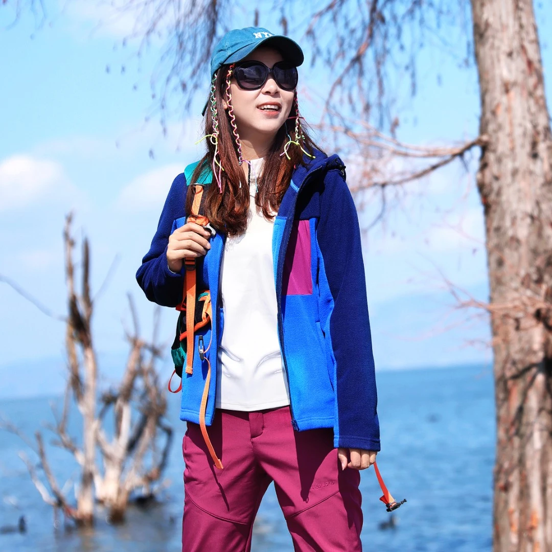 雪丘岛户外春新加厚保暖拼色抓绒衣旅行登山休闲时尚连帽开衫女款