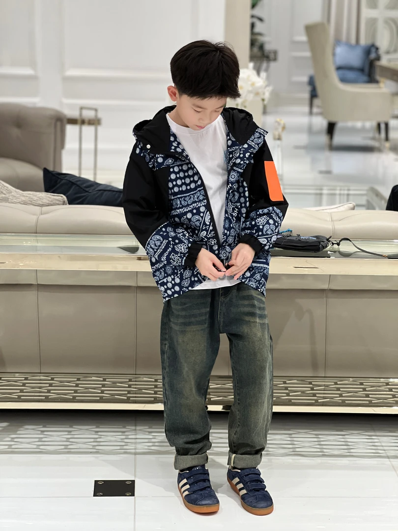 E Magic BOX童装“痞帅气质”儿童限量款冲锋衣外套55454
