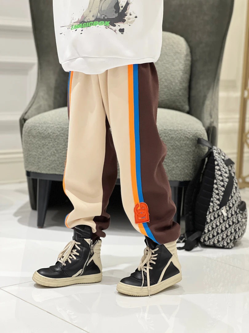 -潮牌童装定制“氧吧杂志”儿童限量款一体绒休闲裤76308