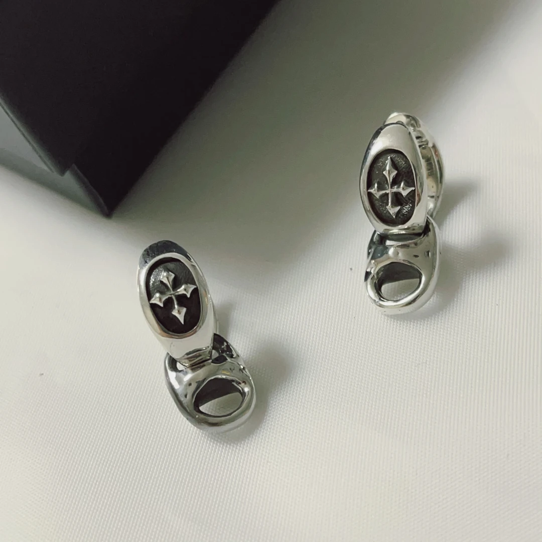 925银耳饰 师傅手工电镀白质感鼻髅耳环5126