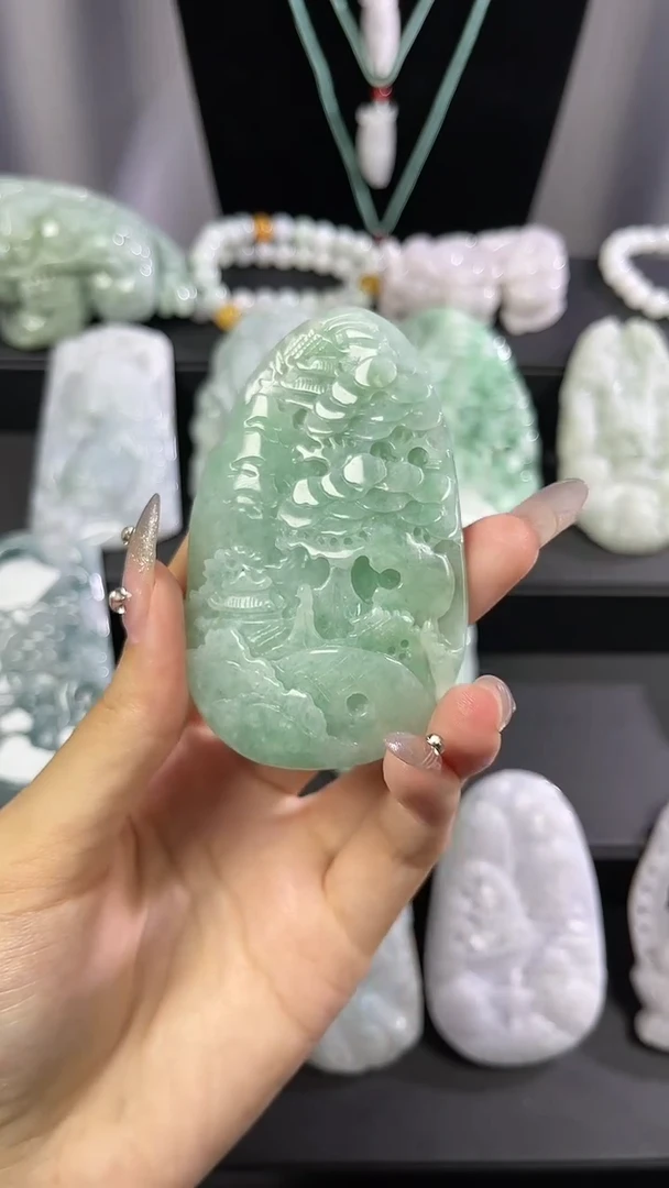 【闪购商品】翡翠颈饰未镶嵌山水牌
