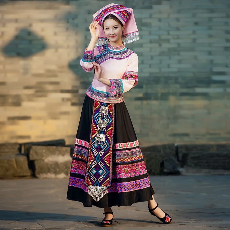 112轻重工粉壮族服装演出服女广西少数民族舞蹈服长裙民族风瑶族