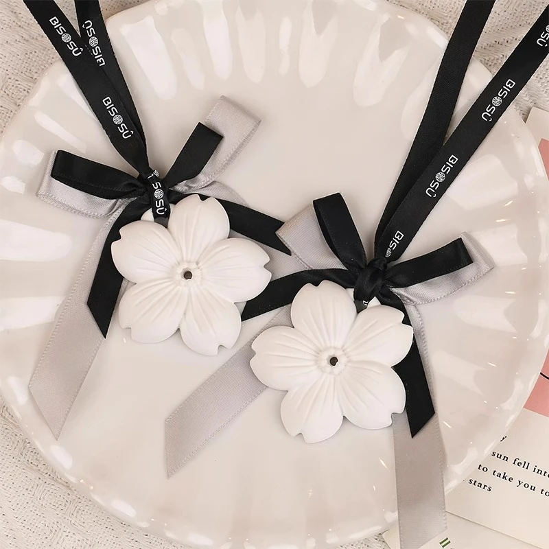 衣柜香薰家用卧室内留香氛房间熏香女生车载香挂优品