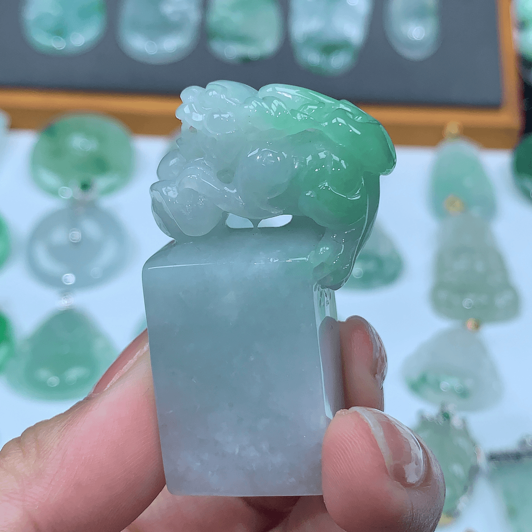 缅甸天然翡翠A货冰种飘绿貔貅印章小摆件 尺寸49.7-29.8-15.9mm