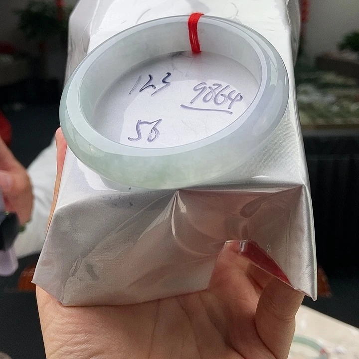 翡翠手镯未镶嵌拍一发一