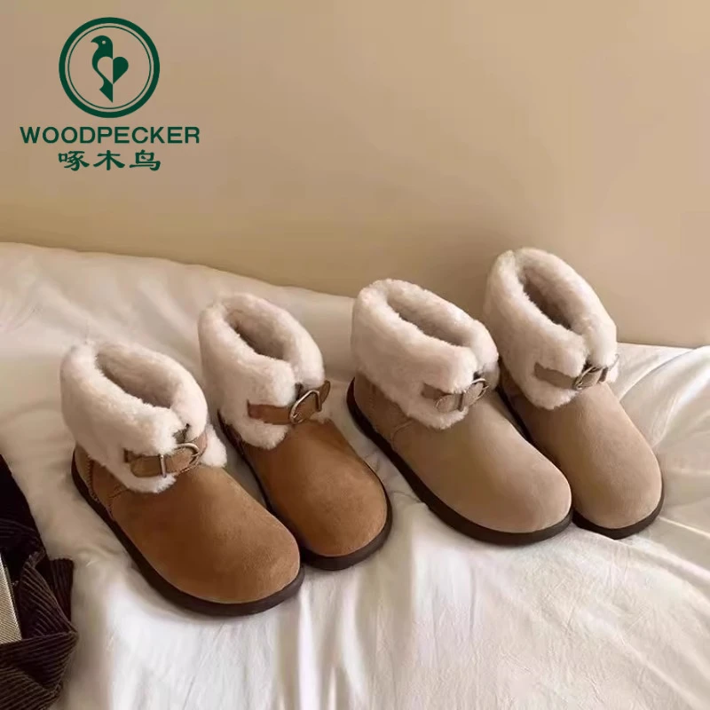 啄木鸟皮带扣雪地靴女款2024年冬季新款休闲百搭毛绒短靴加绒棉鞋