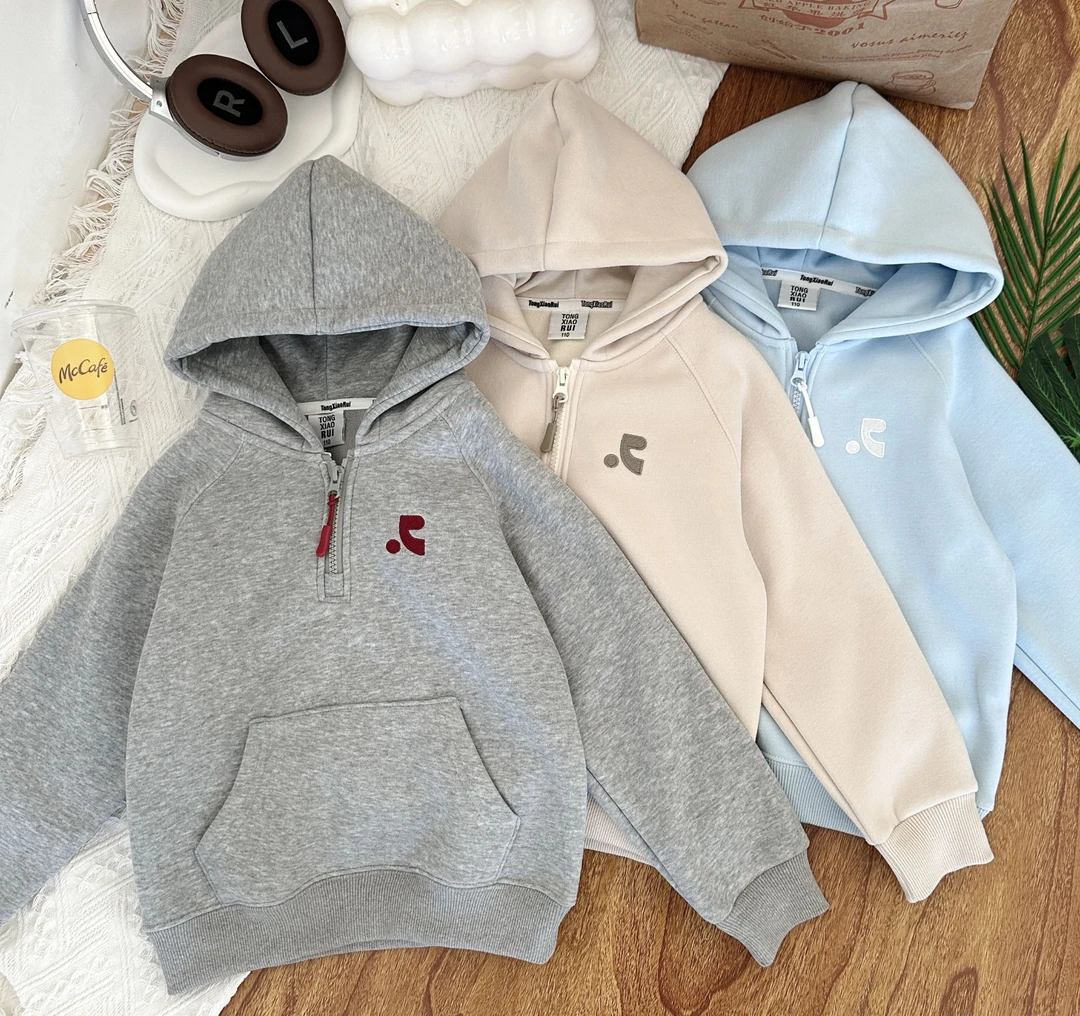 2024新款迪迪童装秋冬款加绒男女儿童休闲三色连帽卫衣