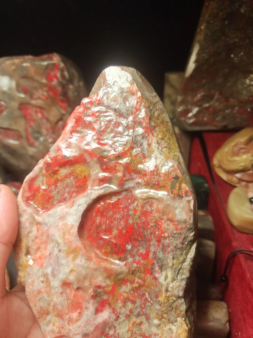 昌化鸡血石小摆件