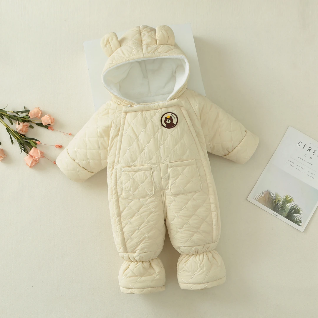 新生儿冬季加厚连体衣满月宝宝保暖哈衣套装加绒夹棉包脚外出抱服