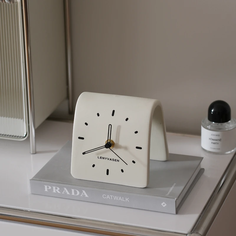 LENYVASEN 创意台面陶瓷时钟简约座钟家用客厅床头静音台式摆件