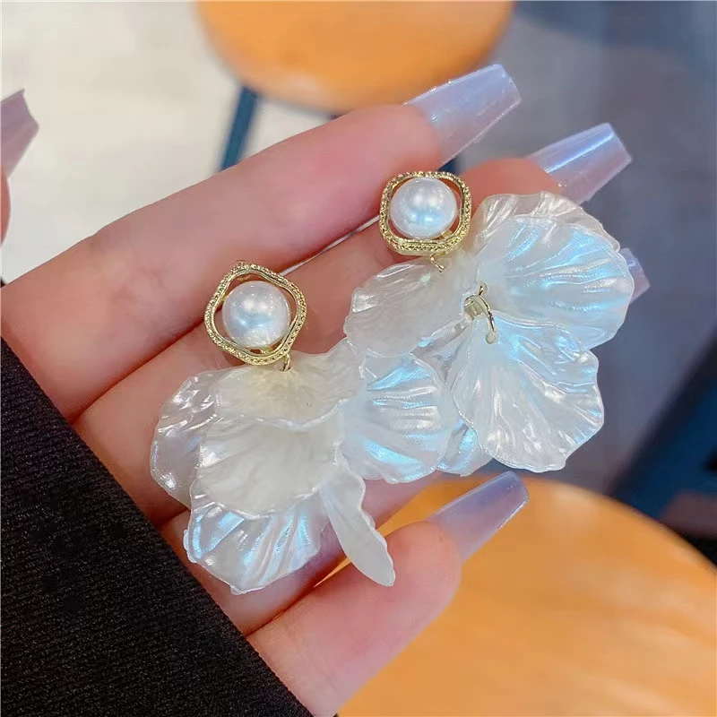 铜合金耳饰 法式仙气花瓣流苏耳钉白色ins风高级感淑女耳饰N1887