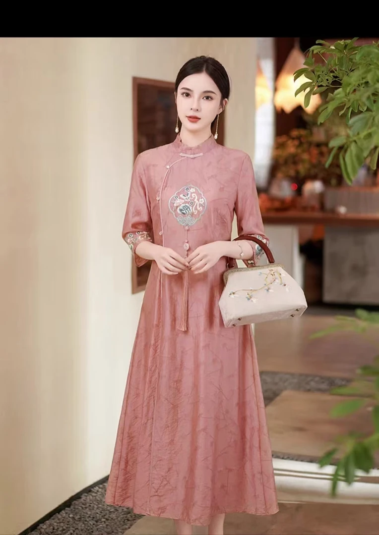 年轻妈妈旗袍裙2023新款夏季新中式女装中国风唐装汉服刺绣连衣裙