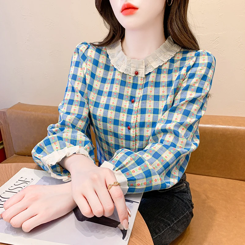 复古撞色圆领蕾丝衬衫女秋冬新款设计感宽松拼接显瘦格子长袖上衣