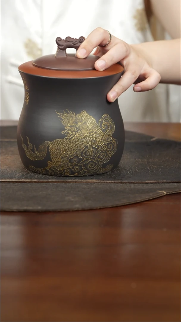 【闪购商品】紫砂茶叶罐龙头钮黑料刻绘麒麟
