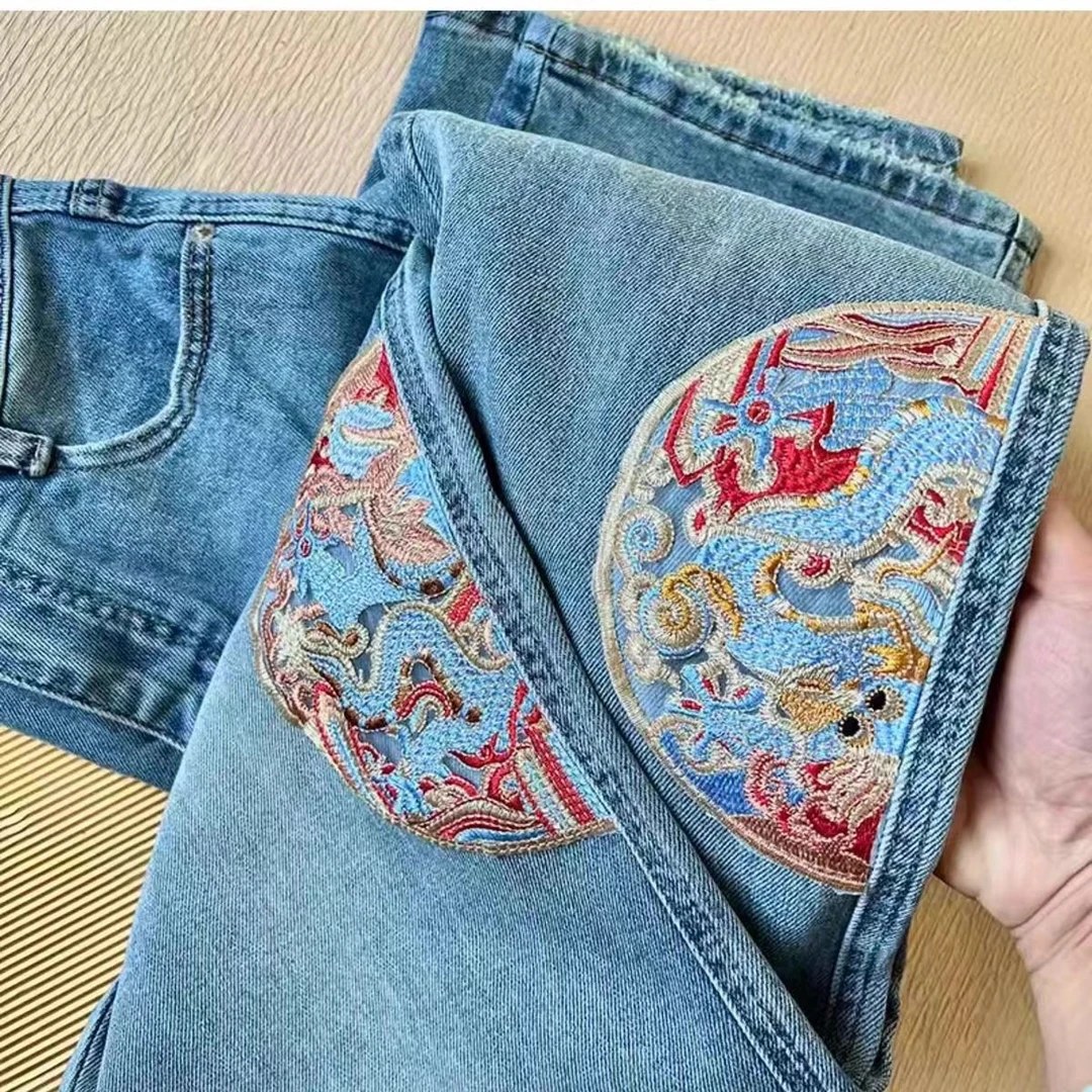 2025年春秋新款时尚国风刺绣直筒牛仔裤女梨形身材显瘦垂感阔腿裤