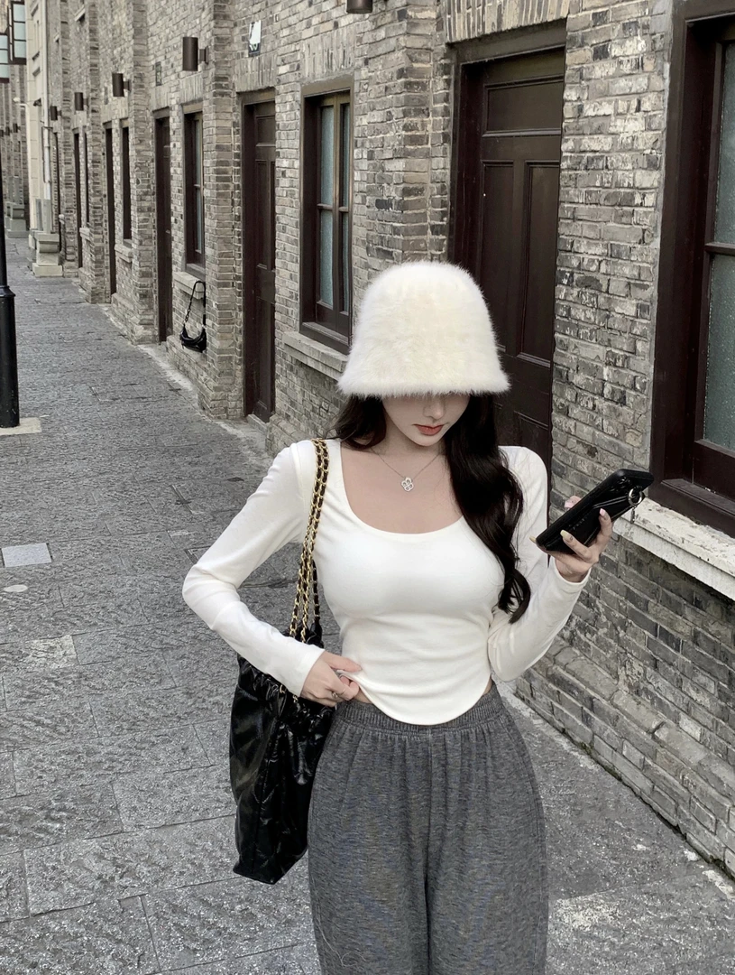 个位数不退换辣妹打底长袖性感可居家外穿